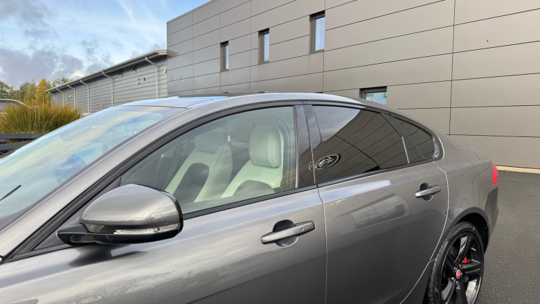 Jaguar XF 3.0d V6 S 4dr Auto Diesel Saloon